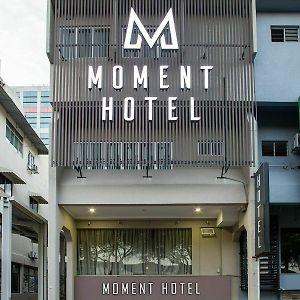 Moment Hotel